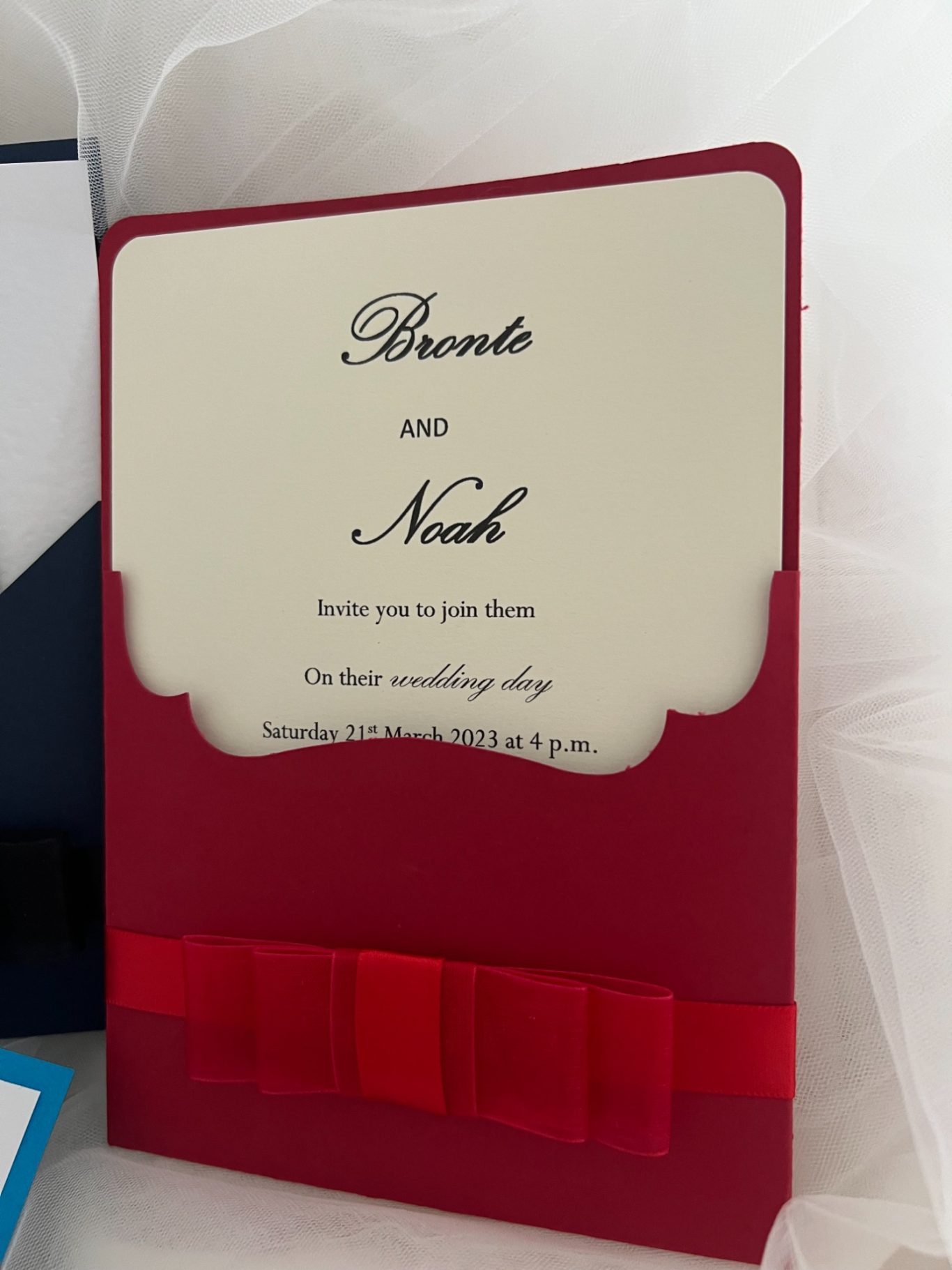 Pocket Sleeve in red with ivory linen insert